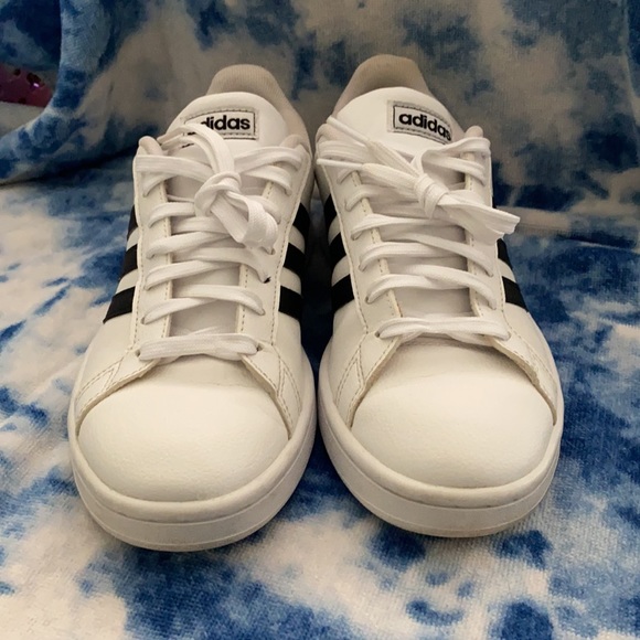 Adidas size 7.5 cloudfoam white black mint condition - Picture 2 of 6